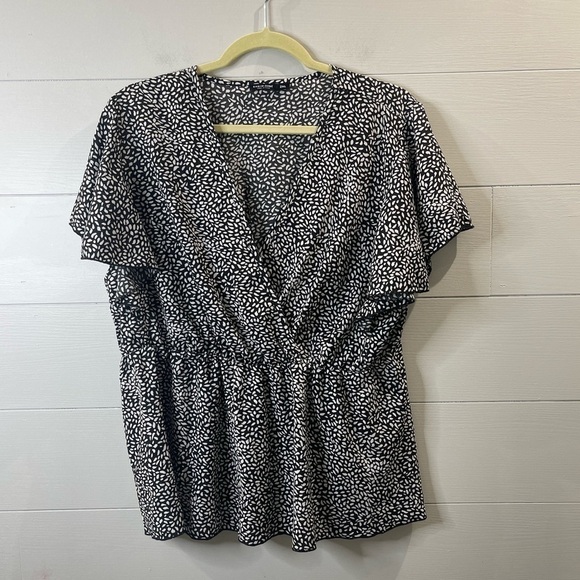 SHEIN Tops - SHEIN Curve | Short Sleeve Black & White Blouse Size 2X